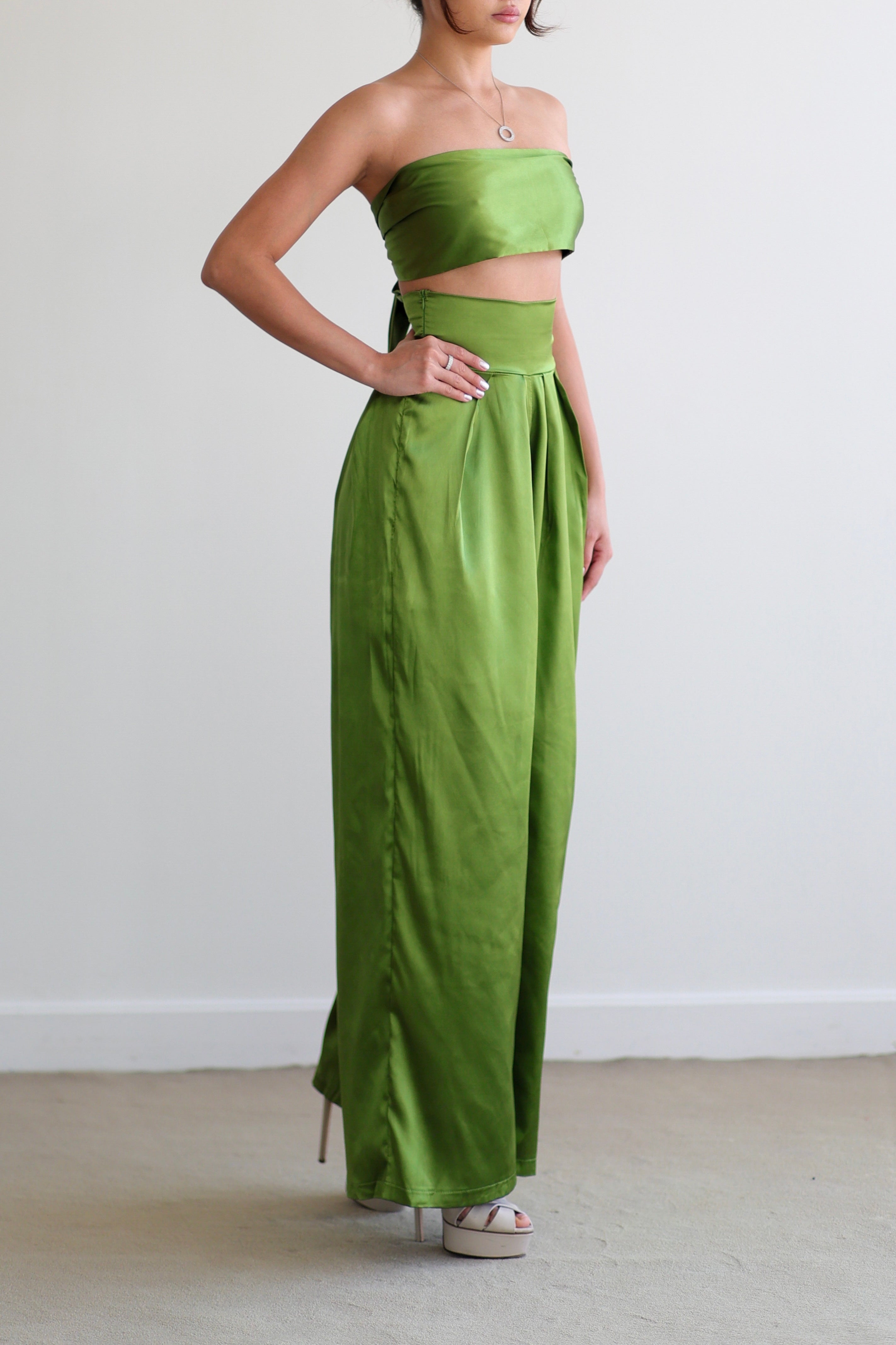 “Bonfire” Set In Olive Green